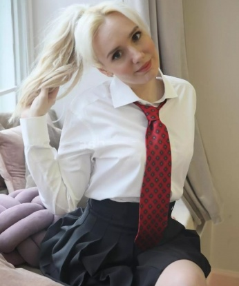 💋 Я знаю, как доставить удовольствие и расслабление на все 100%. Мои услуги охватывают широкий спектр фантазий - от классического секса до глубокого французского целования. Фотографии и отзывы на моей странице говорят сами за себя, я пользуюсь большой популярностью среди клиентов. 😍 Живу и принимаю в Москве, потому что именно здесь я ощущаю себя уверенно и свободно. Доверься моим чарам и позволь себе окунуться в мир наслаждения и страсти. Встречи со мной будут запоминающимися и наполнеными эротикой. Звони мне, и я сделаю всё, чтобы ты вернулся ко мне снова и снова. 💕 Жанна